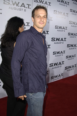 Josh Charles at event of S.W.A.T. (2003)
