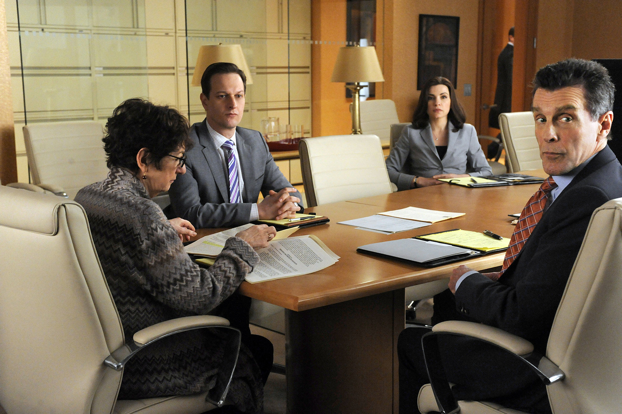Still of Julianna Margulies, Josh Charles, Joanna Merlin and Jared Andrews in The Good Wife (2009)