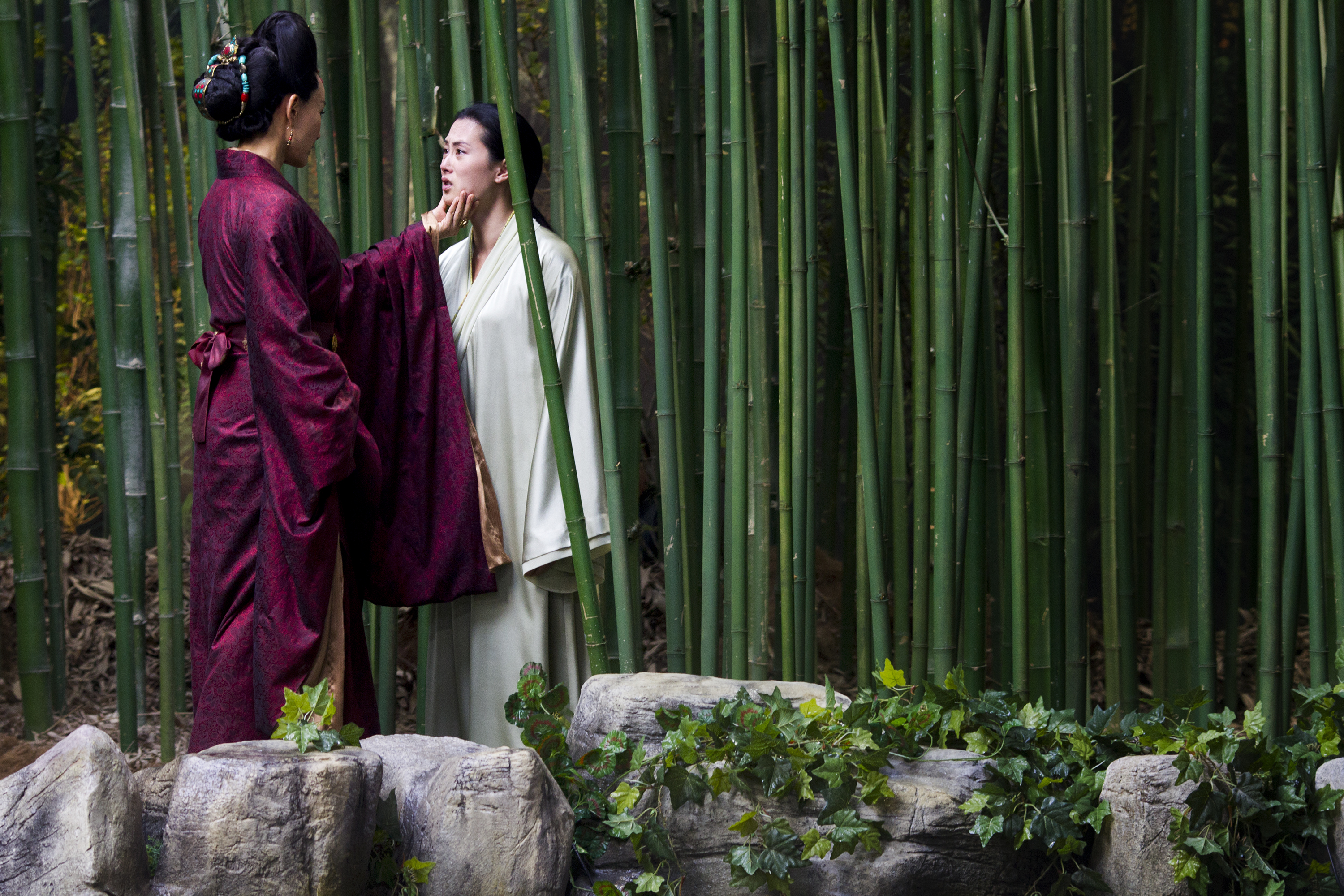 Still of Joan Chen and Olivia Cheng in Marco Polo (2014)