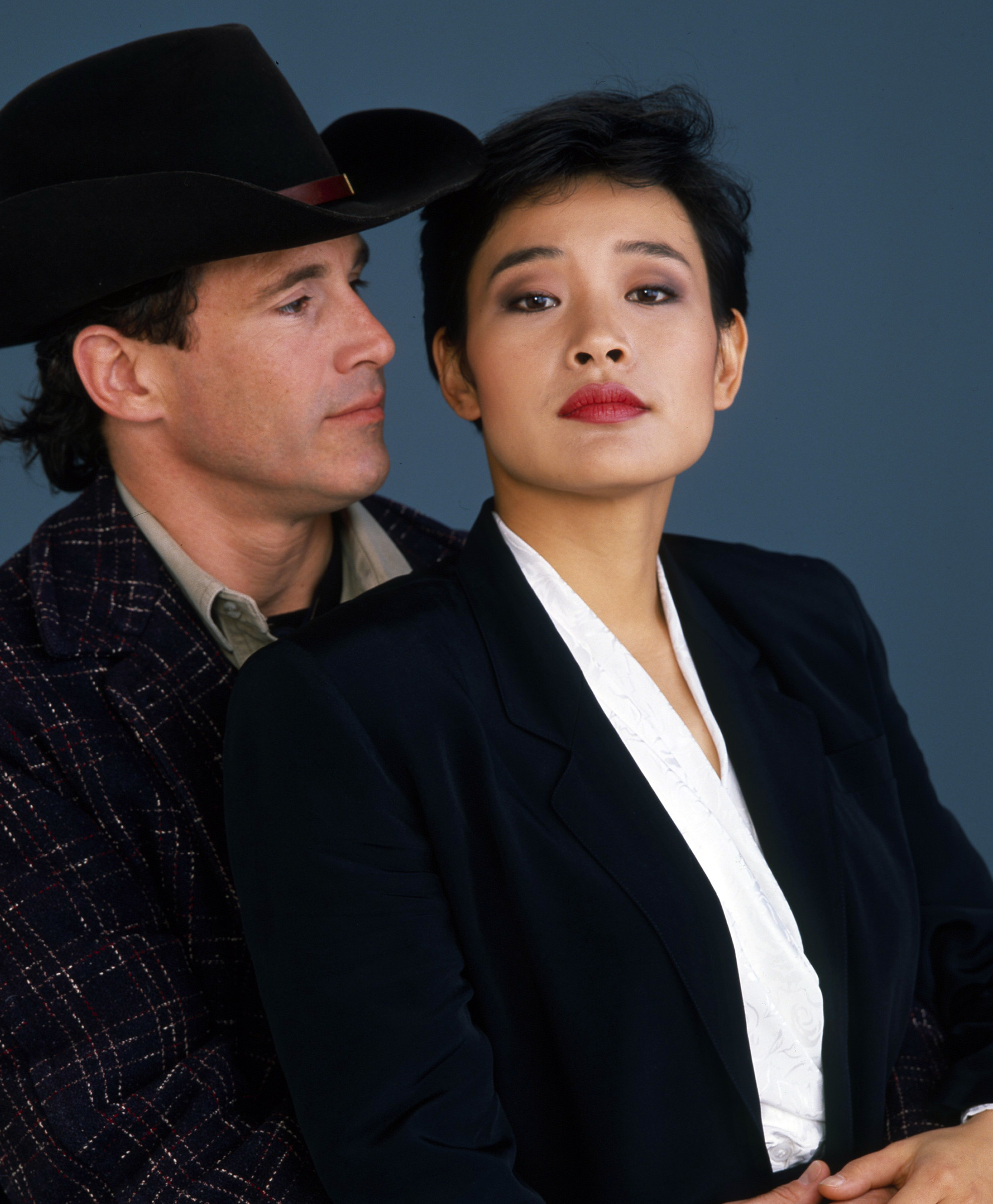 Still of Joan Chen and Michael Ontkean in Twin Pykso miestelis (1990)
