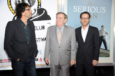 Ethan Coen, Joel Coen and Freddie Roman at event of A Serious Man (2009)