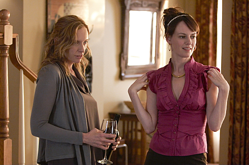 Still of Toni Collette and Rosemarie DeWitt in United States of Tara (2009)
