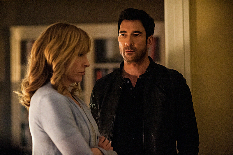 Still of Toni Collette and Dylan McDermott in Hostages (2013)