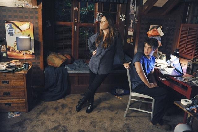 Still of Holly Marie Combs and Cody Christian in Jaunosios melages (2010)