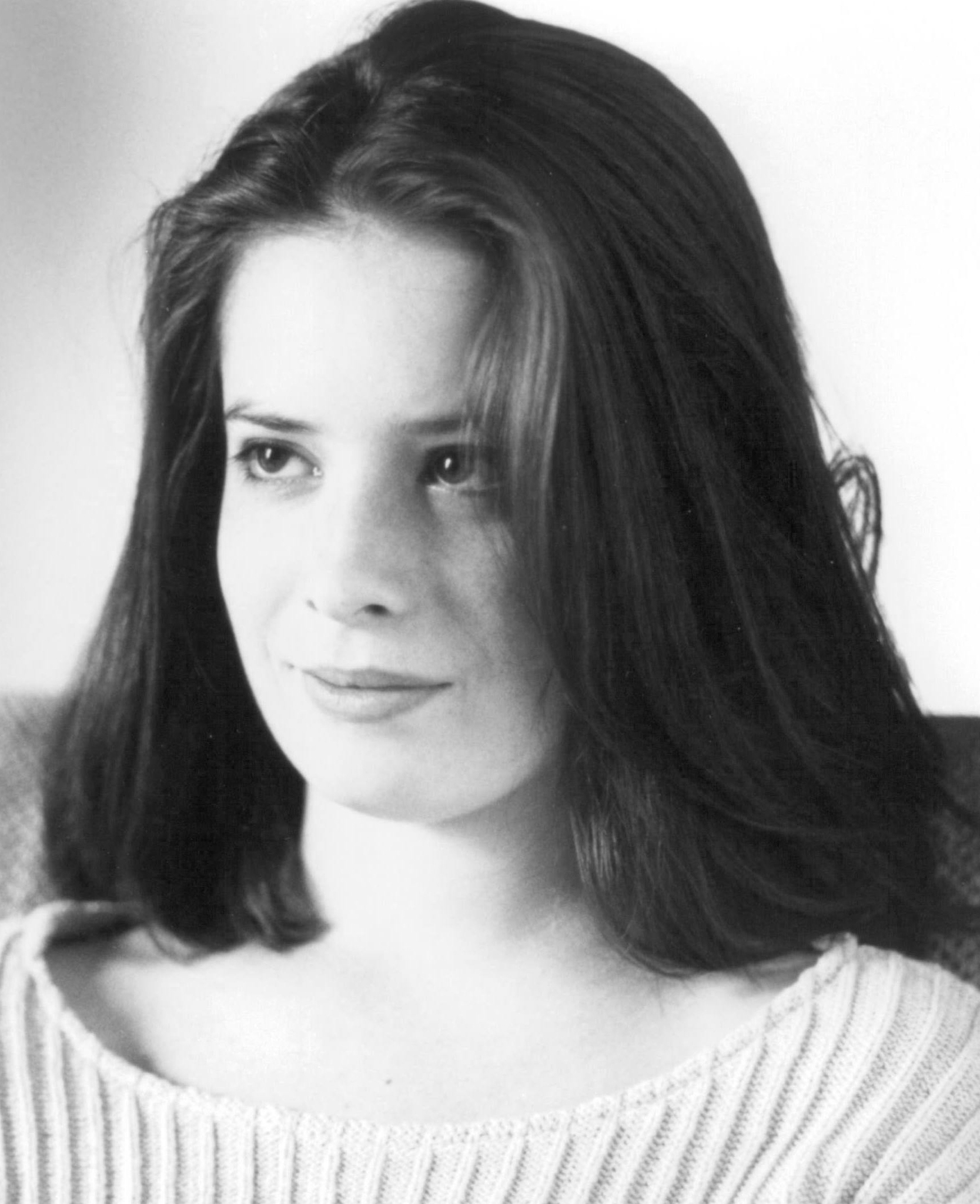 Still of Holly Marie Combs in Dr. Giggles (1992)