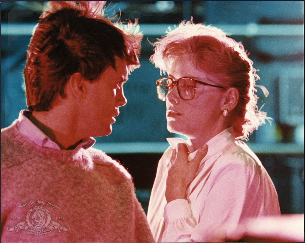 Still of Jeffrey Combs and Barbara Crampton in From Beyond (1986)