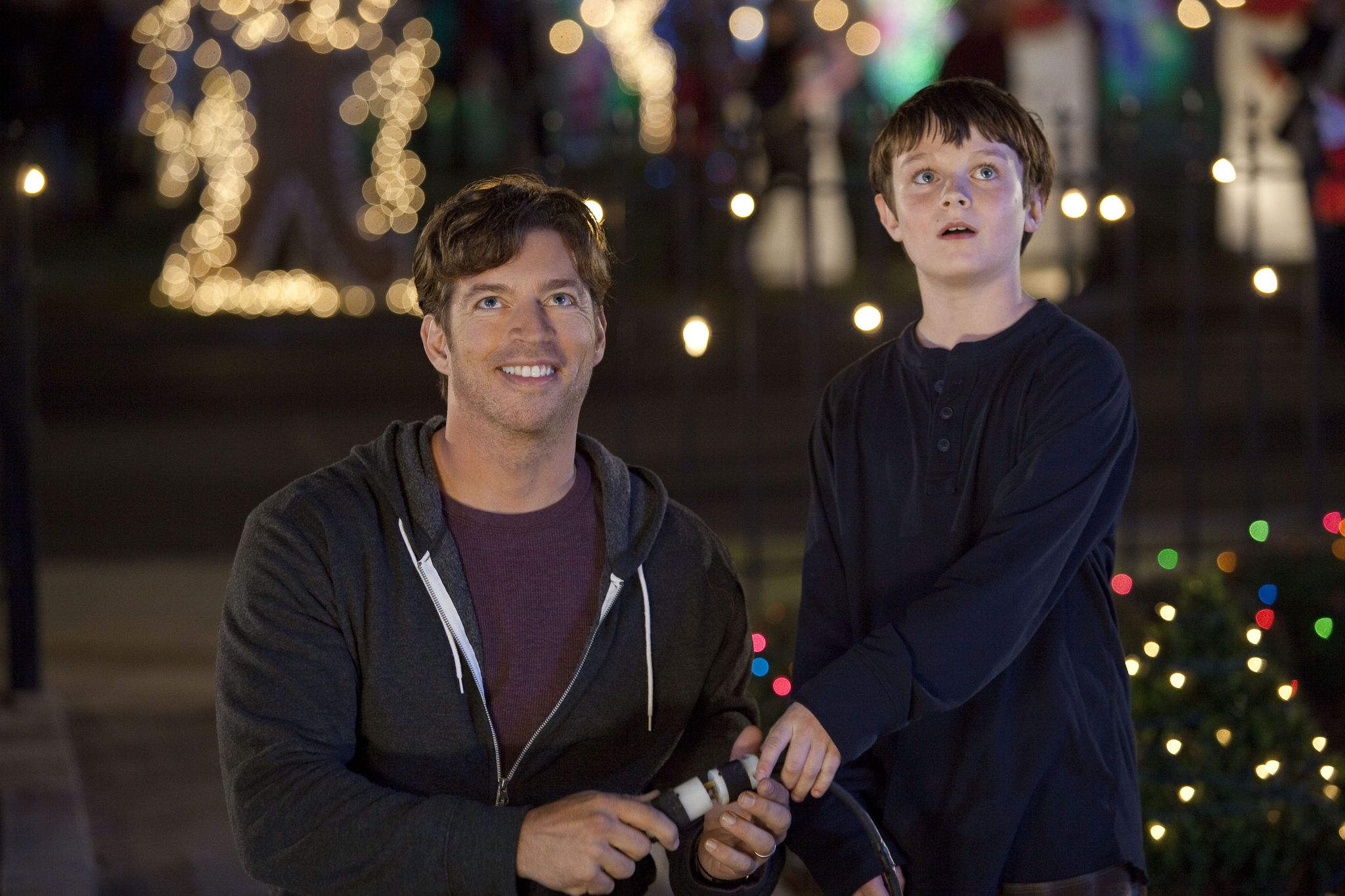 Still of Harry Connick Jr. and Chandler Canterbury in Angels Sing (2013)