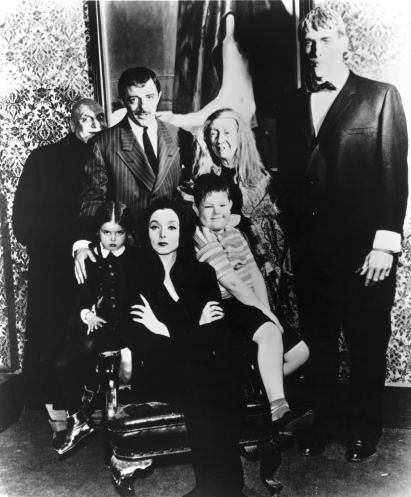 Still of Jackie Coogan, John Astin, Ted Cassidy, Carolyn Jones, Lisa Loring and Ken Weatherwax in The Addams Family (1964)