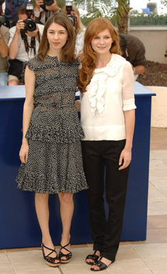 Kirsten Dunst and Sofia Coppola at event of Marie Antoinette (2006)