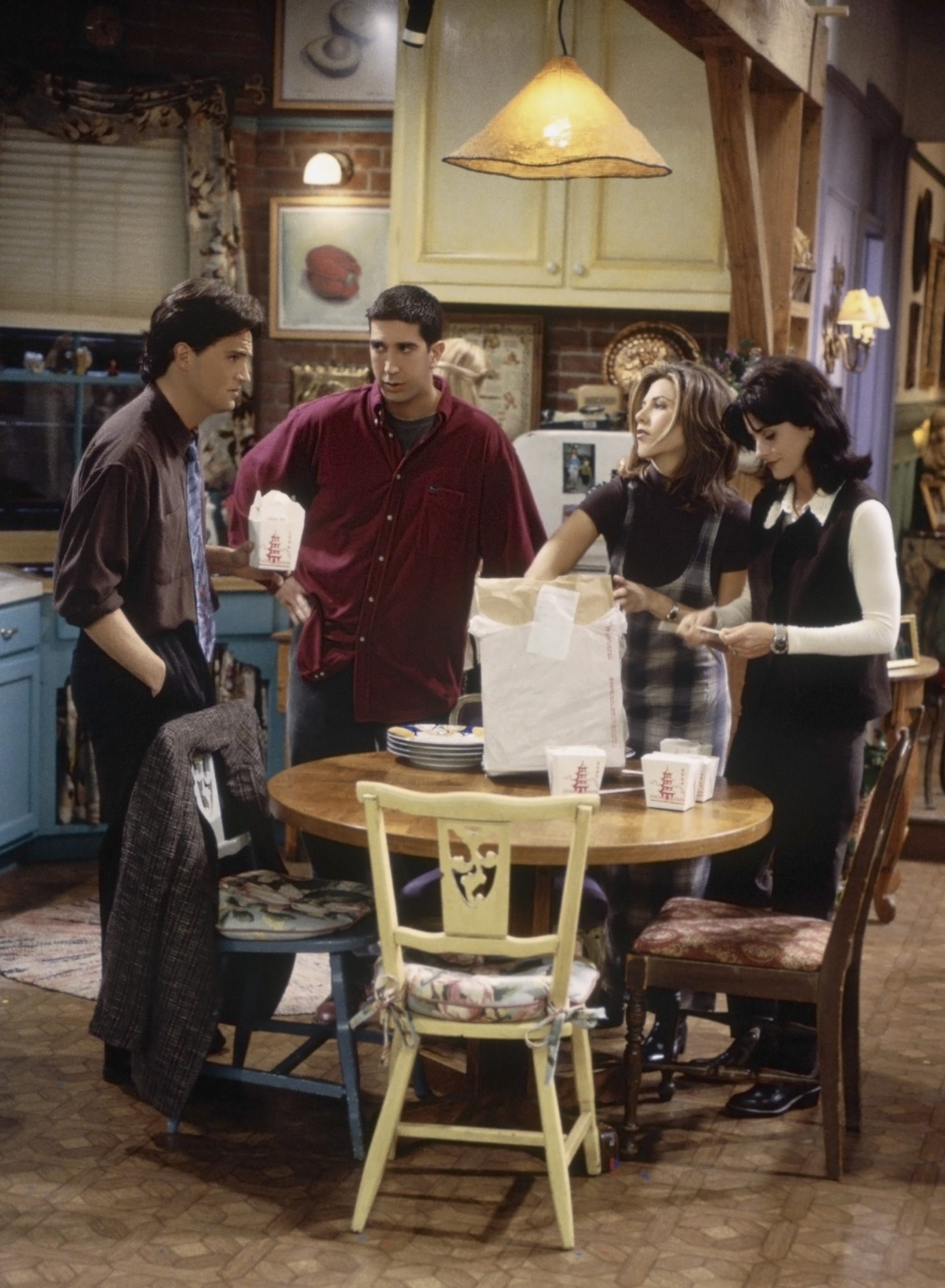 Still of Jennifer Aniston, Courteney Cox, Matthew Perry and David Schwimmer in Draugai (1994)