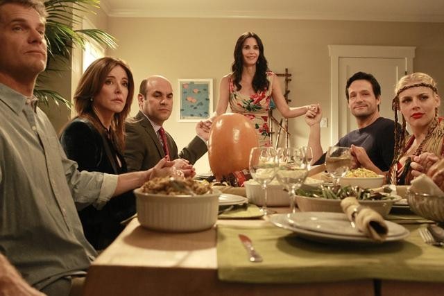 Still of Courteney Cox, Josh Hopkins, Busy Philipps, Ian Gomez, Christa Miller and Brian Van Holt in Cougar Town (2009)