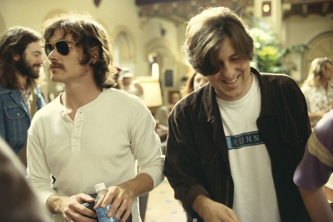 Billy Crudup and Cameron Crowe on the set (Jason Lee in thebackground to the left)