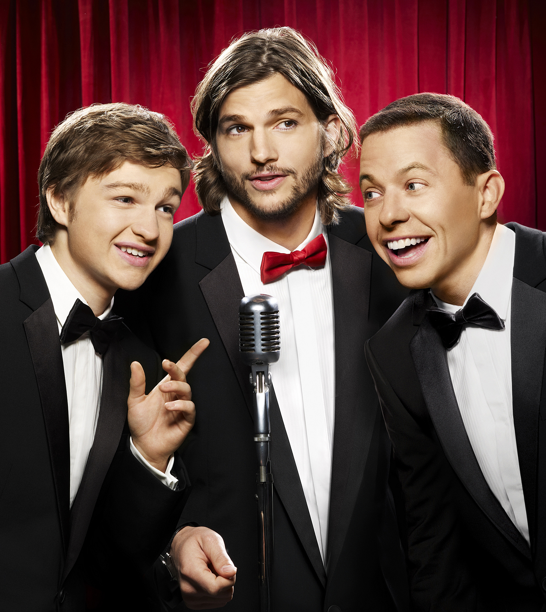Still of Jon Cryer, Ashton Kutcher and Angus T. Jones in Two and a Half Men (2003)
