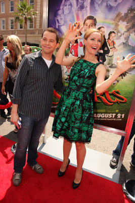 Jon Cryer and Leslie Mann at event of Shorts (2009)