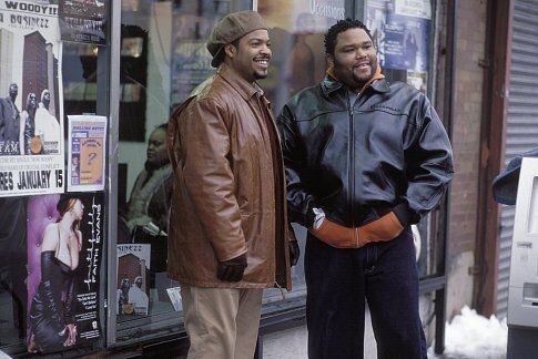 Still of Ice Cube and Anthony Anderson in Barbershop (2002)