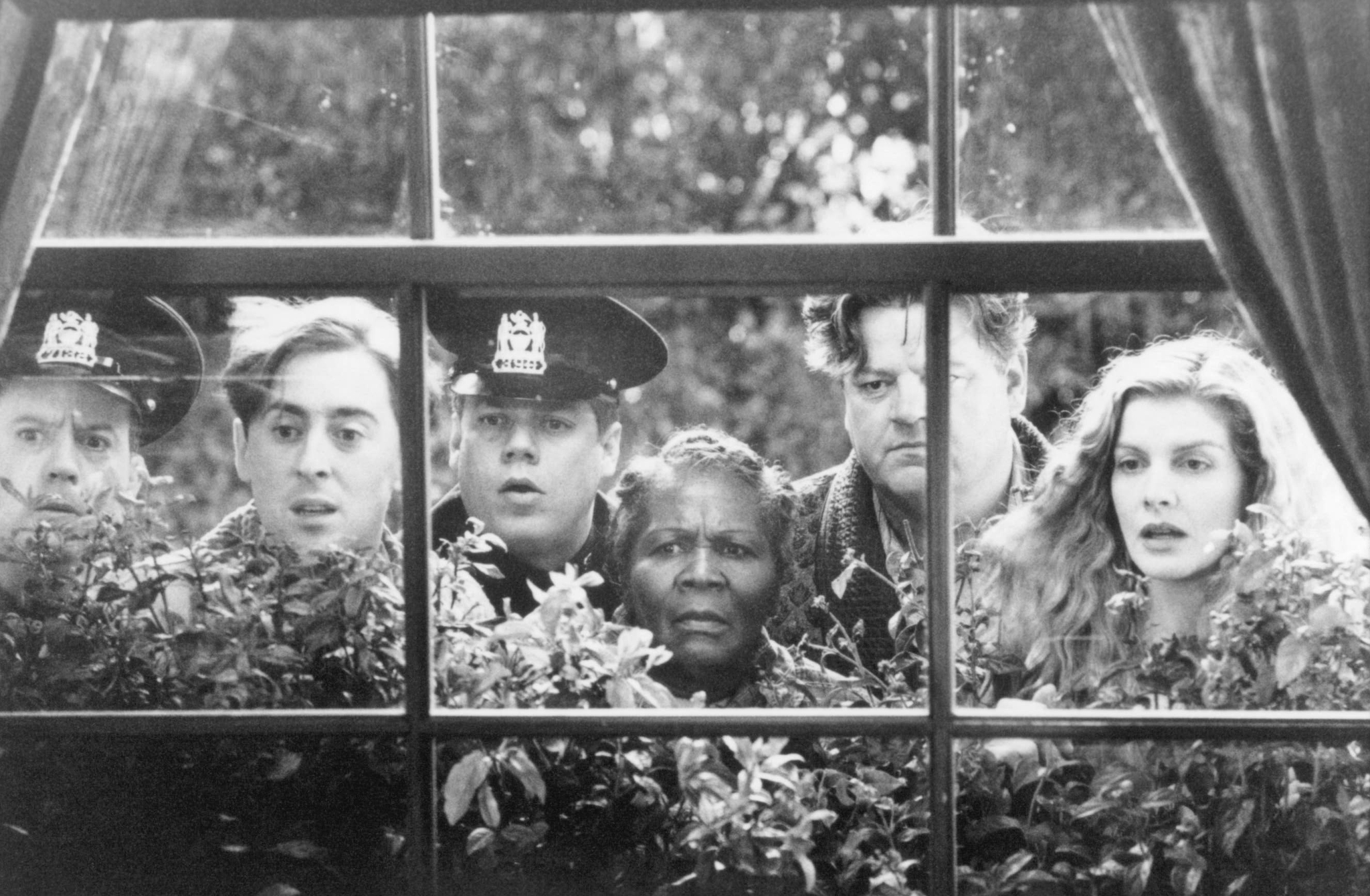 Still of Rene Russo, Robbie Coltrane, Alan Cumming and Irma P. Hall in Buddy (1997)