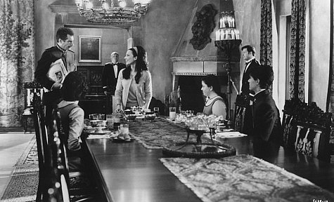 Still of Fran Drescher, Timothy Dalton, Heather DeLoach and Adam LaVorgna in The Beautician and the Beast (1997)