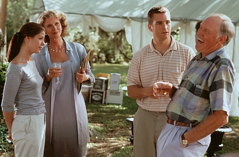 Still of Blythe Danner, Maura Tierney and David Strickland in Forces of Nature (1999)