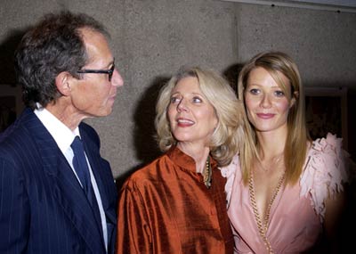 Gwyneth Paltrow, Blythe Danner and Bruce Paltrow at event of The Royal Tenenbaums (2001)