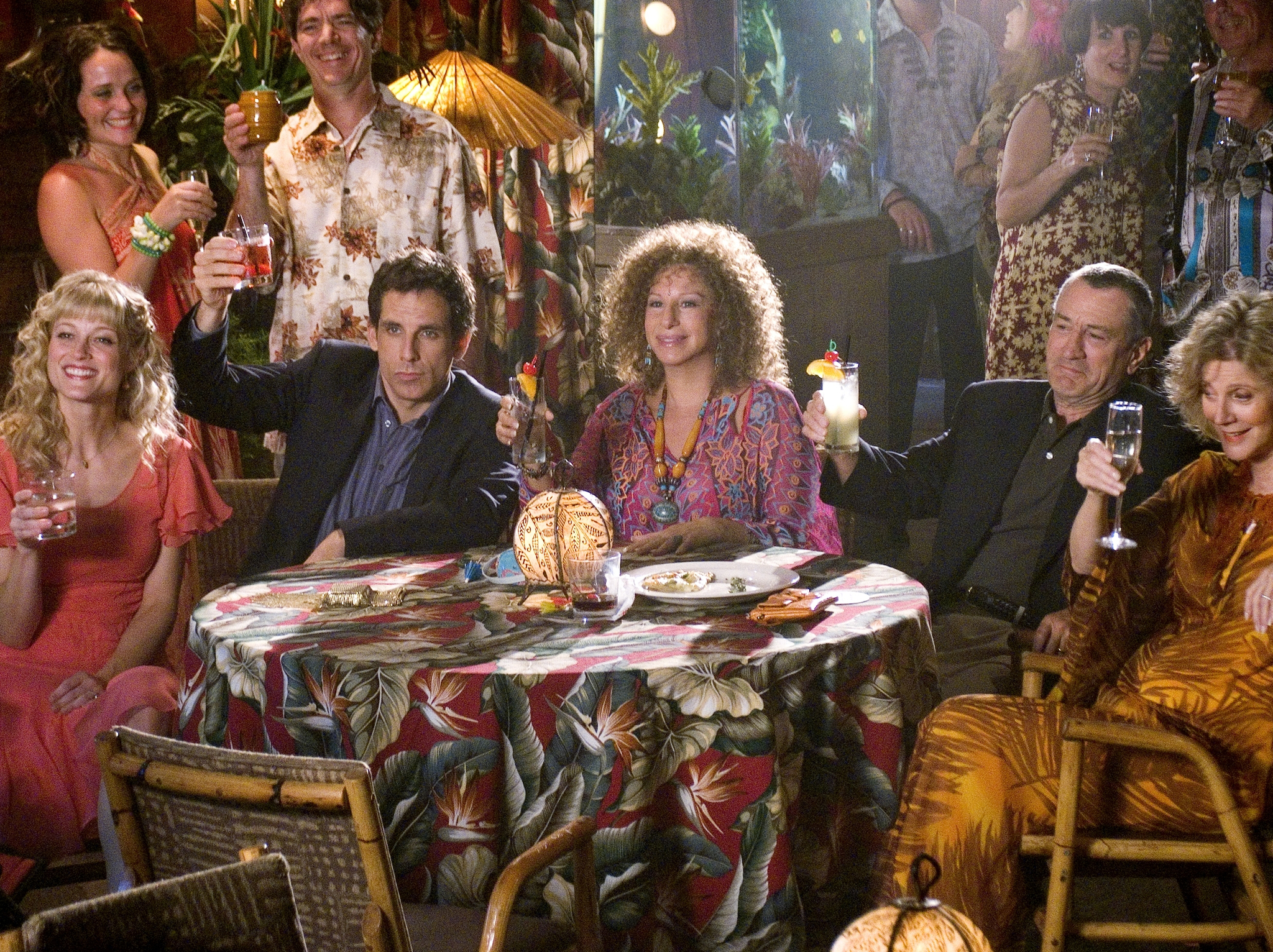 Still of Robert De Niro, Barbra Streisand, Blythe Danner, Teri Polo and Ben Stiller in Meet the Fockers (2004)