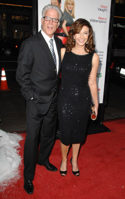 Ted Danson and Mary Steenburgen at event of Four Christmases (2008)