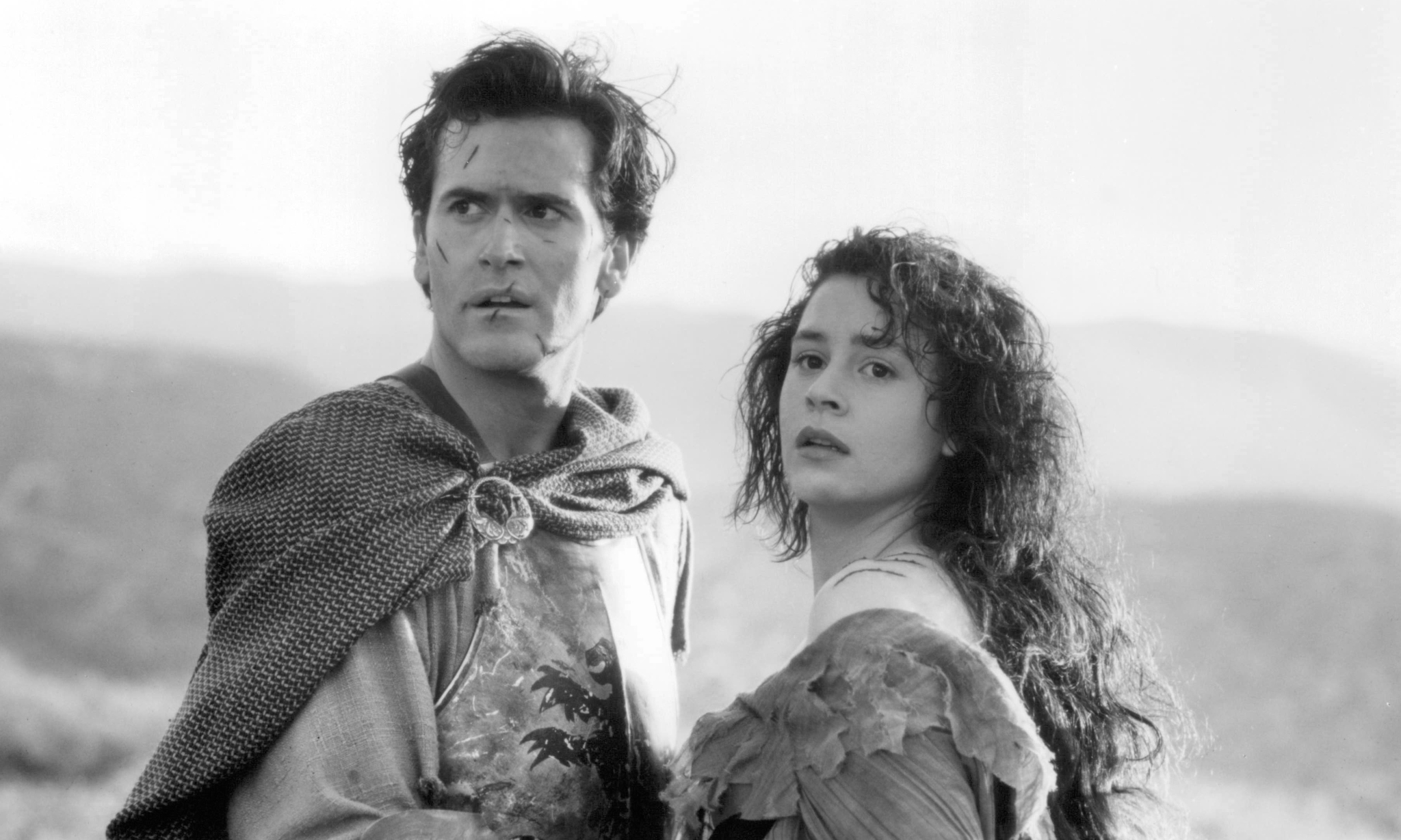Still of Embeth Davidtz and Bruce Campbell in Army of Darkness (1992)