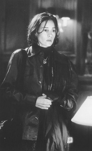 Still of Embeth Davidtz in The Gingerbread Man (1998)