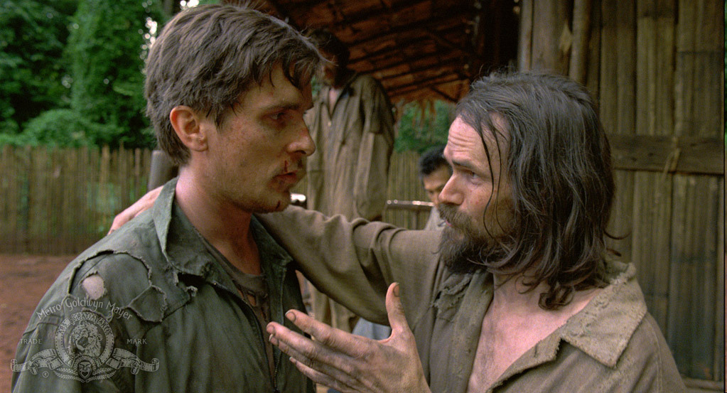 Still of Christian Bale and Jeremy Davies in Rescue Dawn (2006)