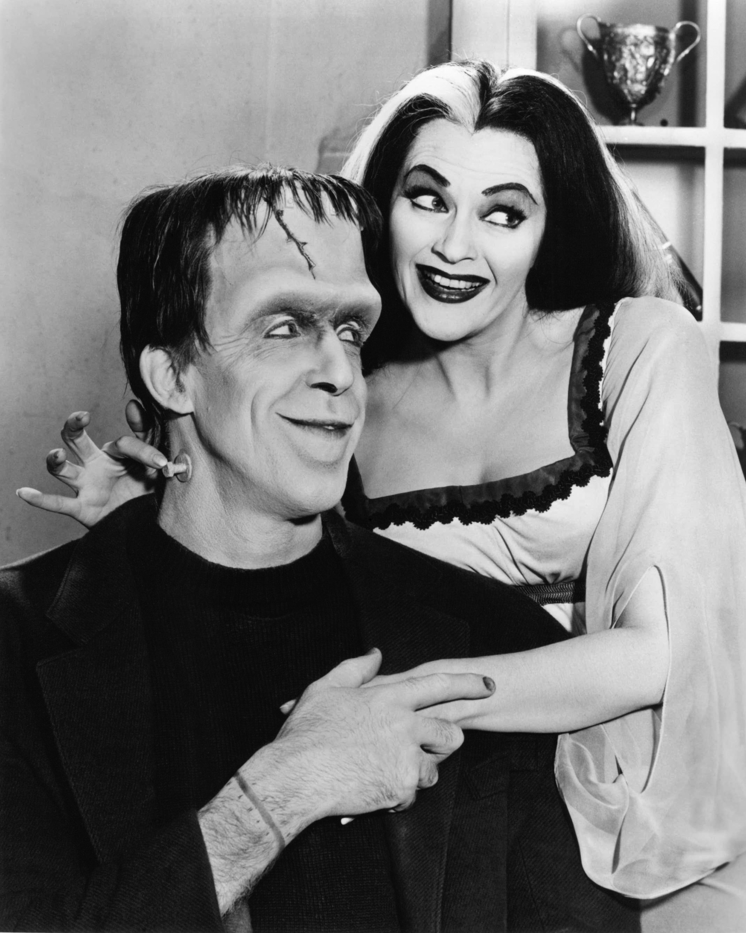 Still of Yvonne De Carlo and Fred Gwynne in The Munsters (1964)