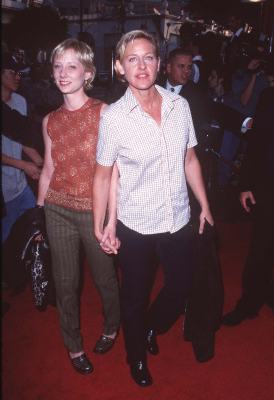 Anne Heche and Ellen DeGeneres at event of Face/Off (1997)