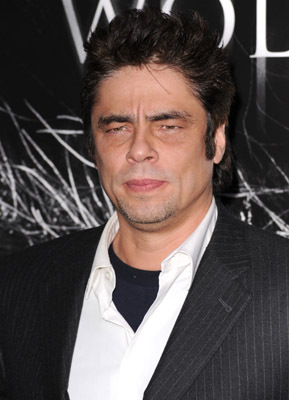 Benicio Del Toro at event of Vilkolakis (2010)