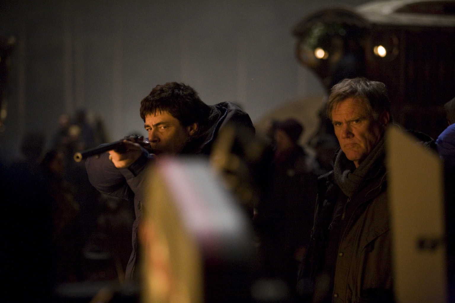 Still of Benicio Del Toro and Joe Johnston in Vilkolakis (2010)