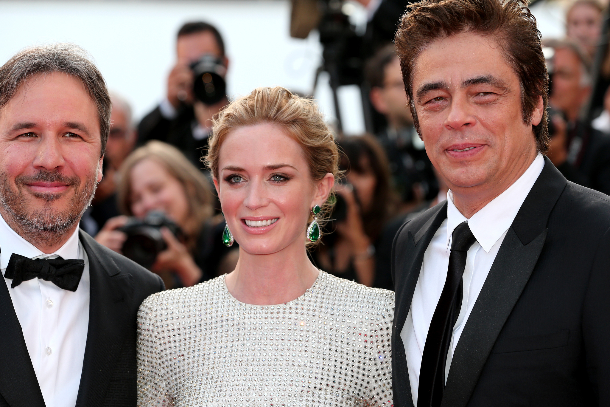 Benicio Del Toro, Denis Villeneuve and Emily Blunt at event of Sicario (2015)
