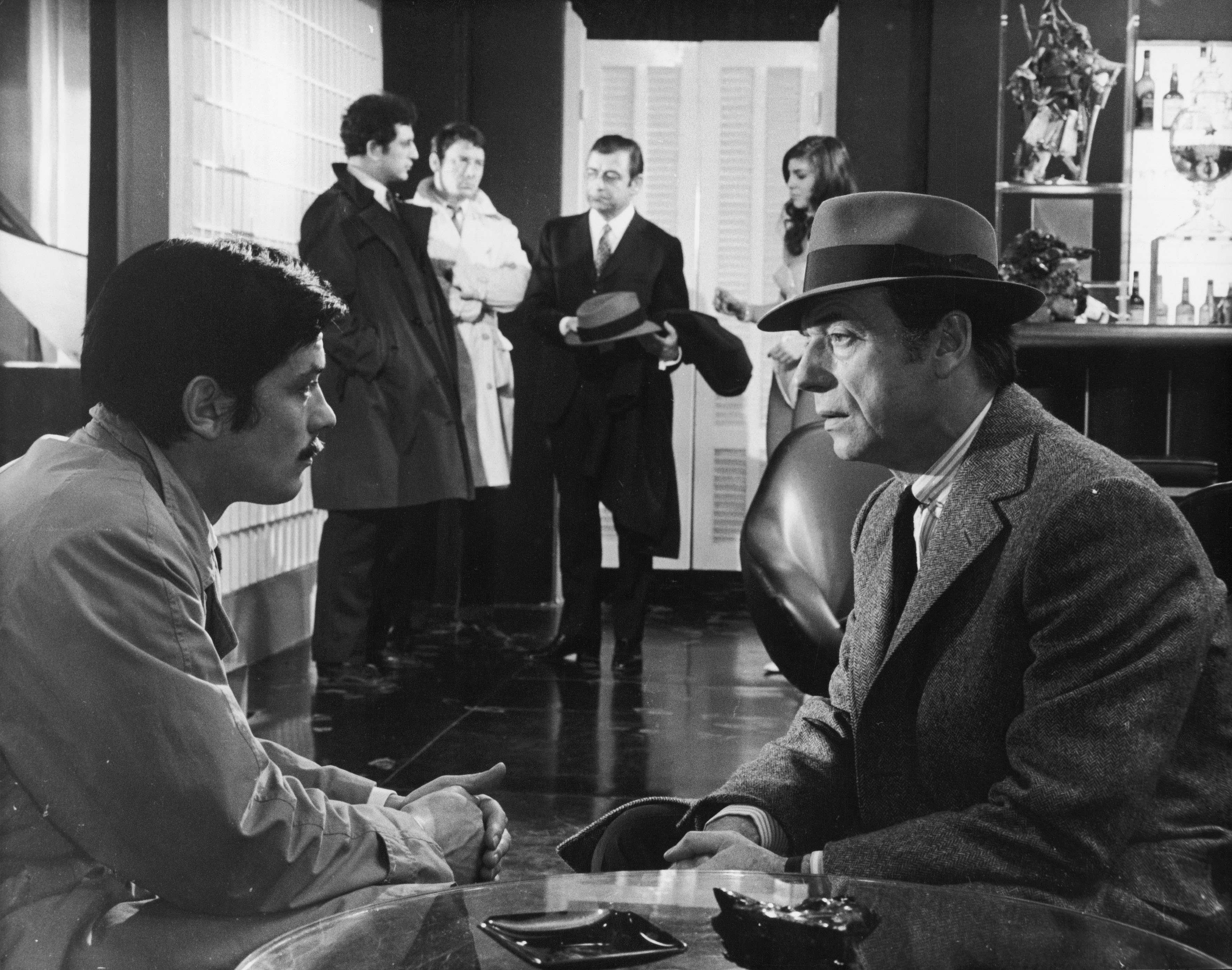 Still of Alain Delon and Yves Montand in Le cercle rouge (1970)