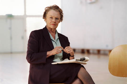 Still of Judi Dench in Notes on a Scandal (2006)