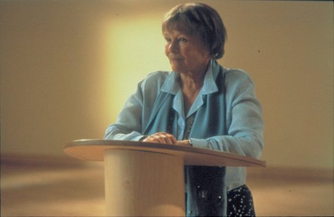 Still of Judi Dench in Iris (2001)
