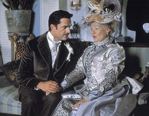 Still of Rupert Everett and Judi Dench in The Importance of Being Earnest (2002)