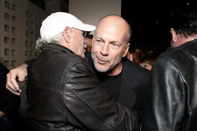 Bruce Willis and Bruce Dern at event of The Astronaut Farmer (2006)