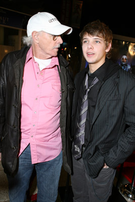 Bruce Dern and Max Thieriot at event of The Astronaut Farmer (2006)