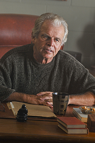 Still of William Devane in Jesse Stone: Benefit of the Doubt (2012)