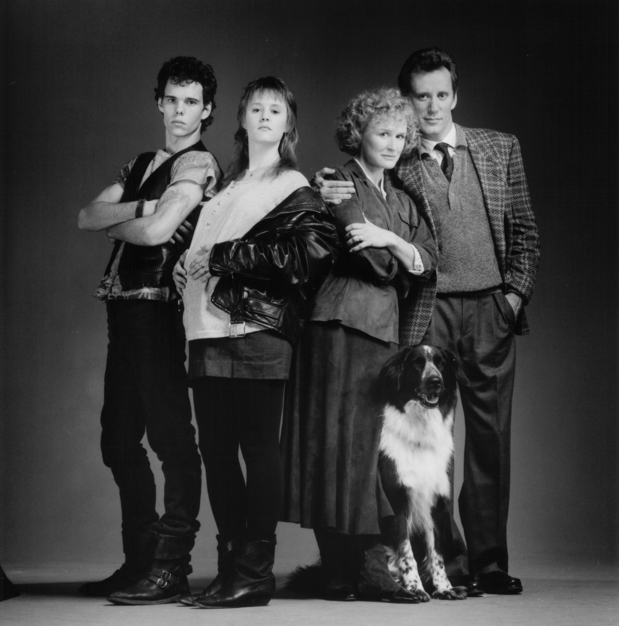 Still of James Woods, Glenn Close, Mary Stuart Masterson and Kevin Dillon in Immediate Family (1989)