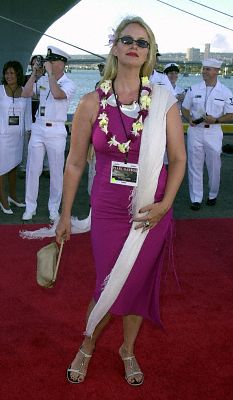 Donna Dixon at event of Perl Harboras (2001)