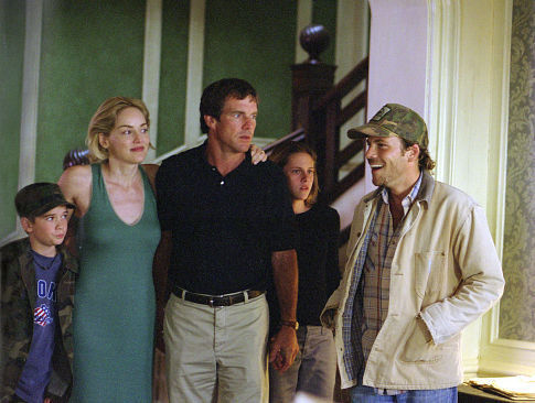 Still of Sharon Stone, Dennis Quaid, Stephen Dorff, Kristen Stewart and Ryan Wilson in Cold Creek Manor (2003)