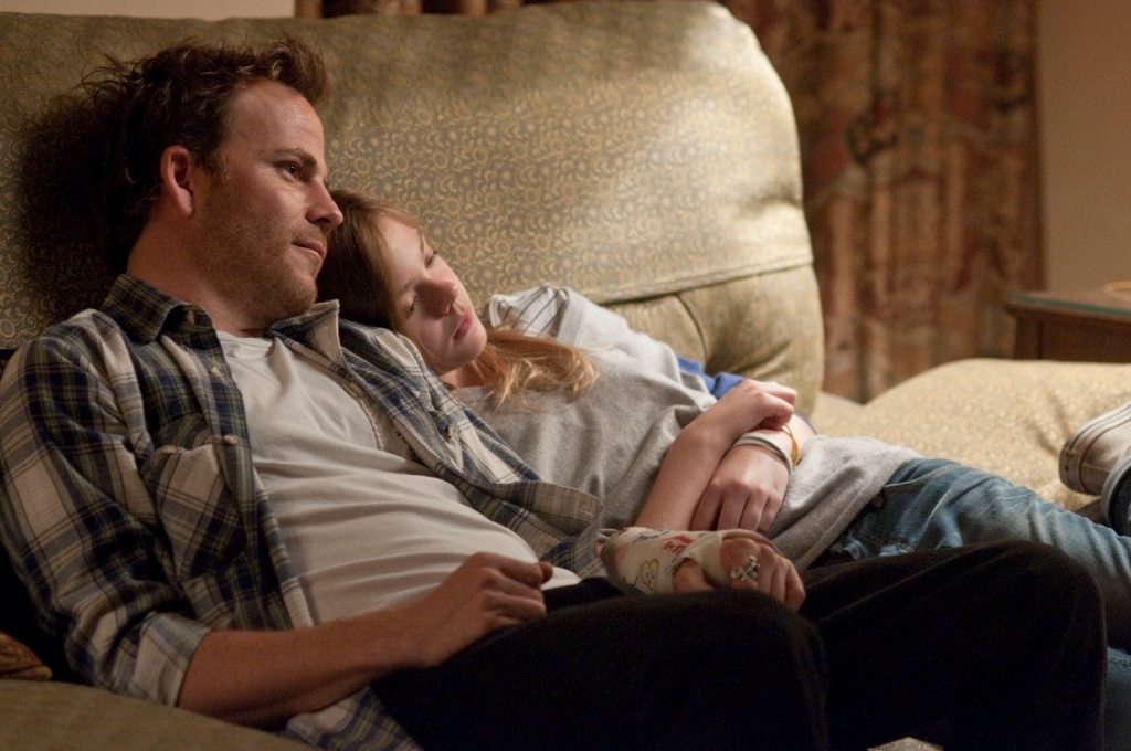 Still of Stephen Dorff and Elle Fanning in Somewhere (2010)