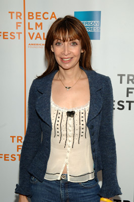 Illeana Douglas at event of Alchemy (2005)