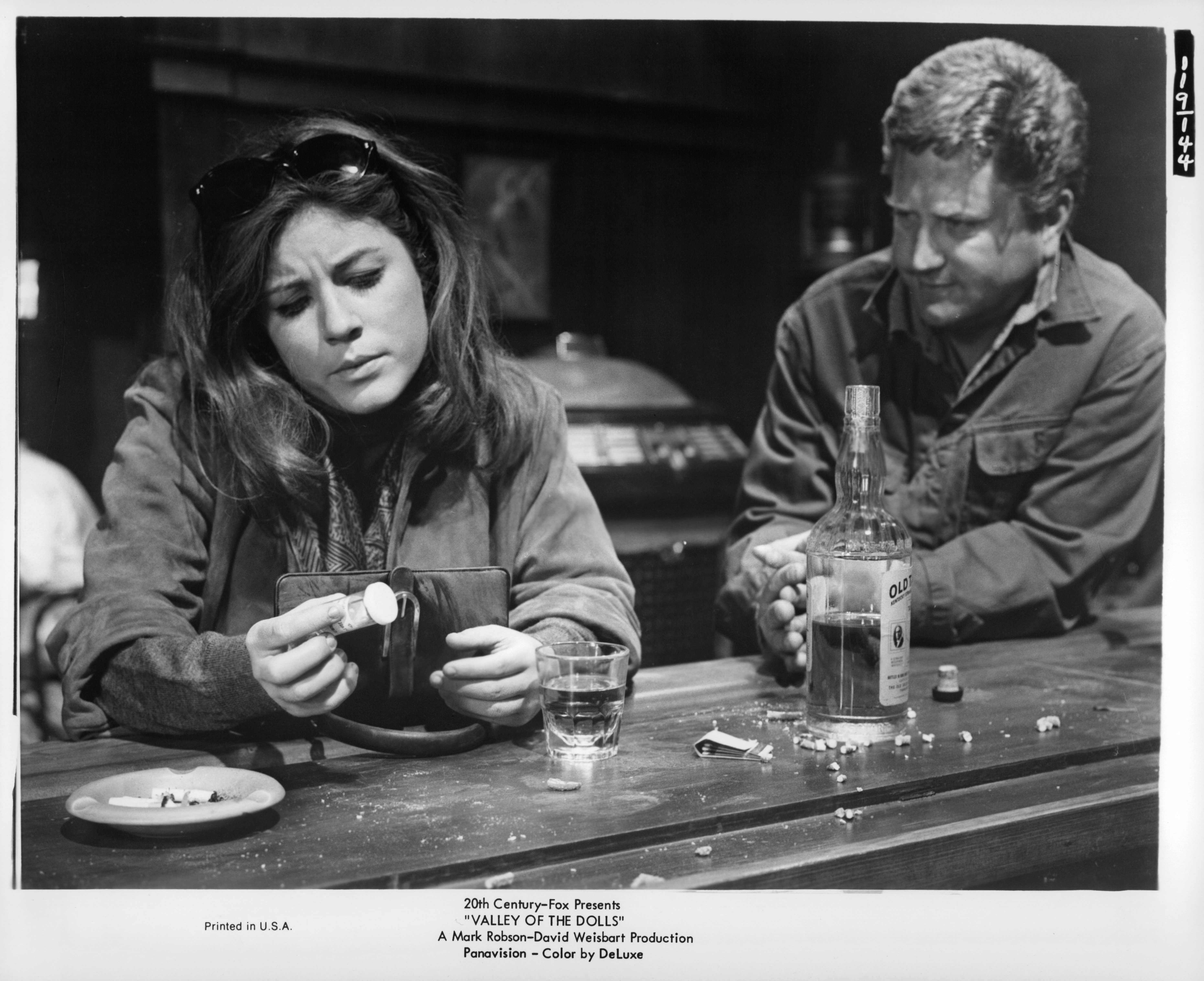 Still of Patty Duke and Barry Cahill in Valley of the Dolls (1967)