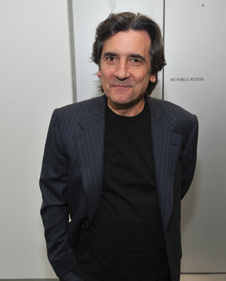 Griffin Dunne at event of Snow Angels (2007)