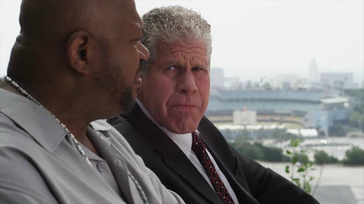 Still of Ron Perlman and Charles S. Dutton in Bad Ass (2012)
