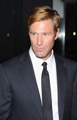 Aaron Eckhart at event of Tamsos riteris (2008)