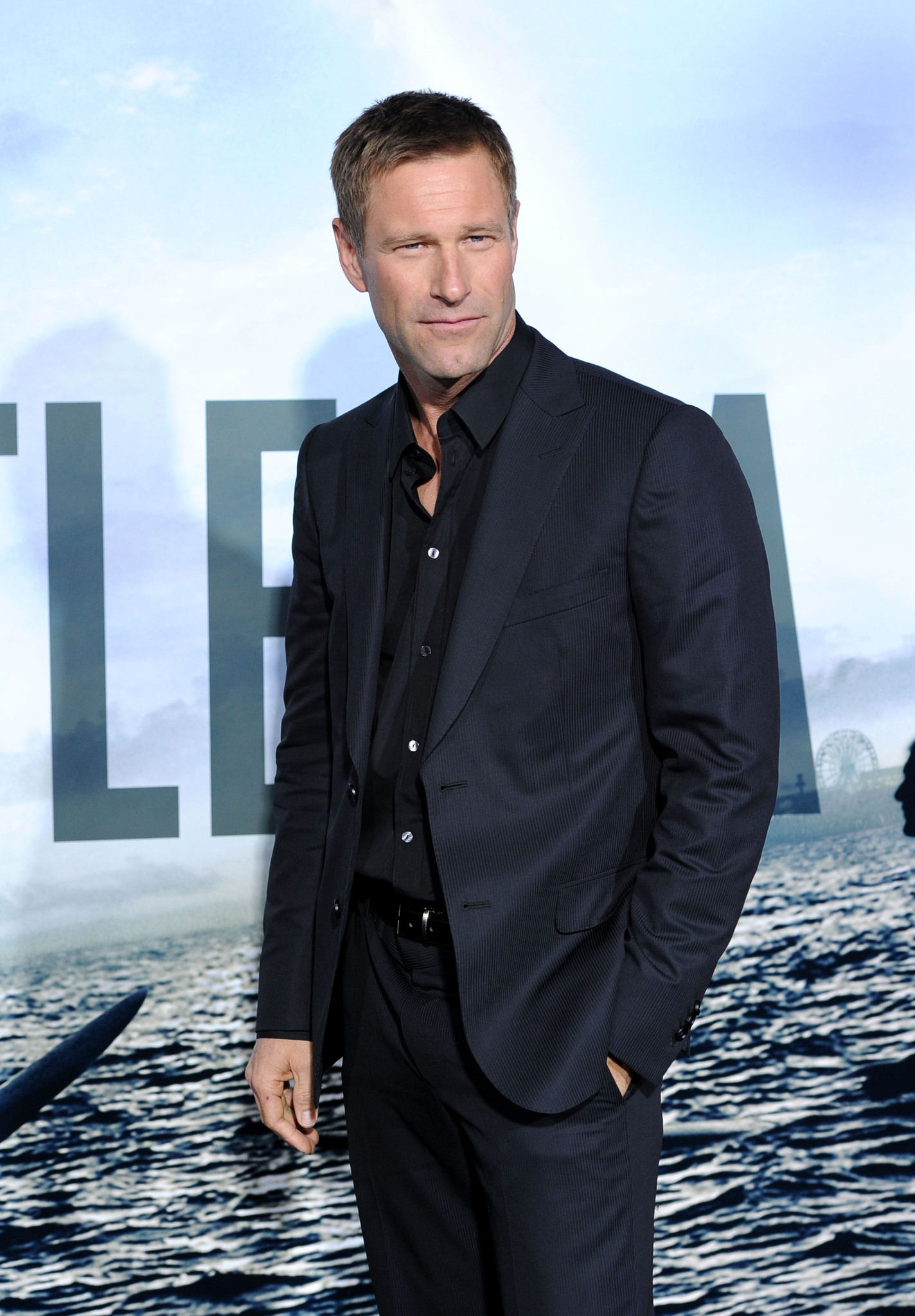 Aaron Eckhart at event of Pasauline invazija: musis del Los Andzelo (2011)